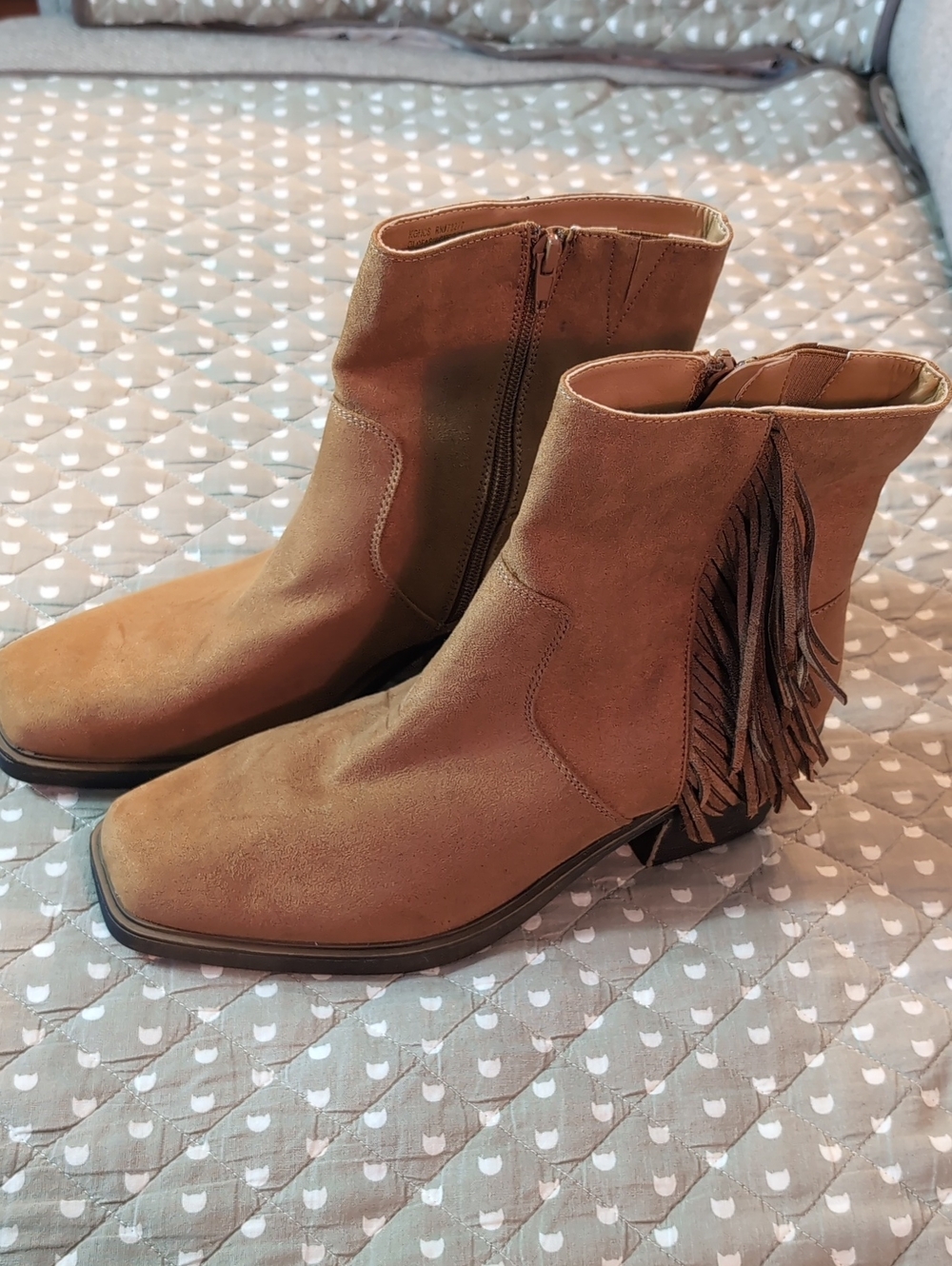 SO Women's Old Fashion Fringe Western Tan/Cognac Suede Ankle Boots,9M.